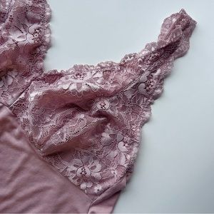 ♡ *NWOT* Black Bow Chemise